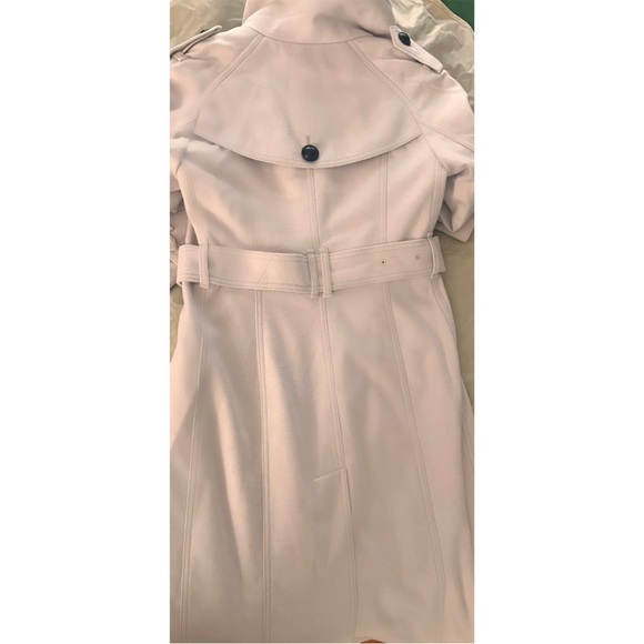 New* Burberry Prorsum Cream Wool Trench
Coat - Picture 4 of 8